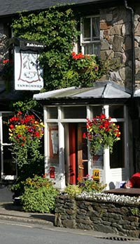 Tanronnen Inn entrance and sign